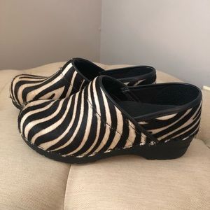 Sanita zebra print pony hair clogs